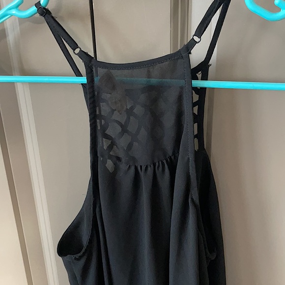 Black tank top! - Picture 3 of 3